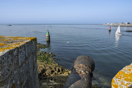 France, Morbihan, Port-Louis, Port Louis Citadel modified by Vauban, at Lorient harbour entrance, cannon on the ramparts, Larmor-Plage in the background