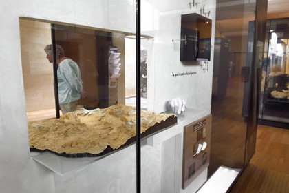 France, Dordogne (24), Périgord Noir, vallée de la Vézère, Les Eyzies-de-Tayac-Sireuil, site classé Patrimoine Mondial de l'UNESCO, Musée National de la Préhistoire