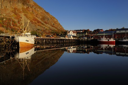 Norvège, Nordland, Iles Lofoten, port de pêche de Ballstad dans l'île de Vestvagoy