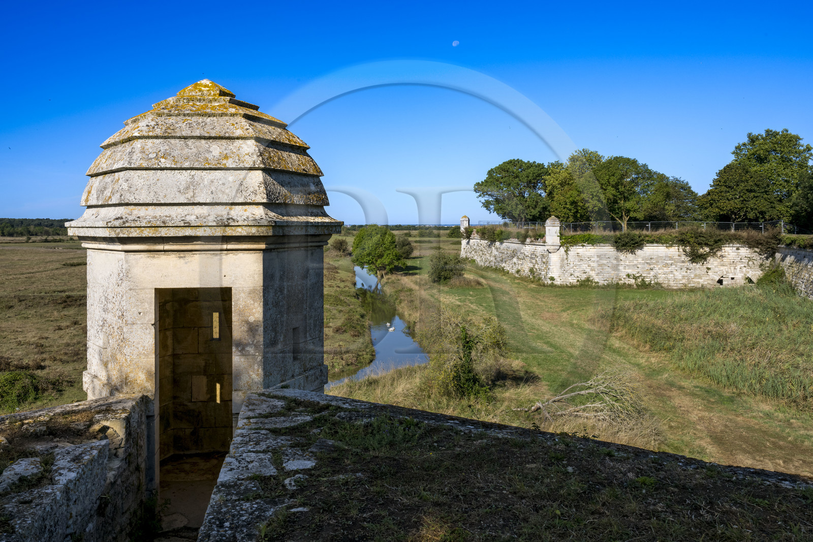 France, Charente-Maritime (17), Saintonge, Marennes-Hiers-Brouage, citadelle de Brouage, labellisé Les Plus Beaux Villages de France, les remparts batis de 1630 à 1640 sont munis d'échauguettes