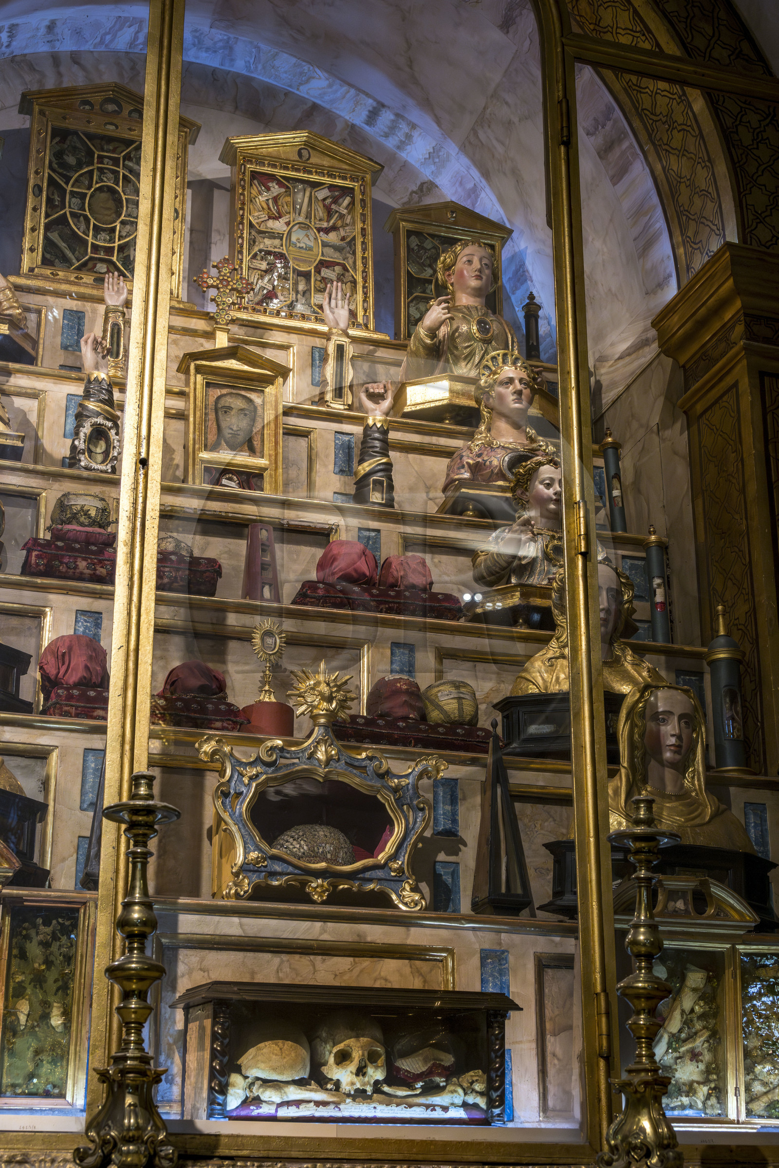 Portugal, Lisbon, Bairro Alto, Saint-Roch church (Igreja de Sao Roque) from the 16th century, relics of the altar of the Holy Virgins
