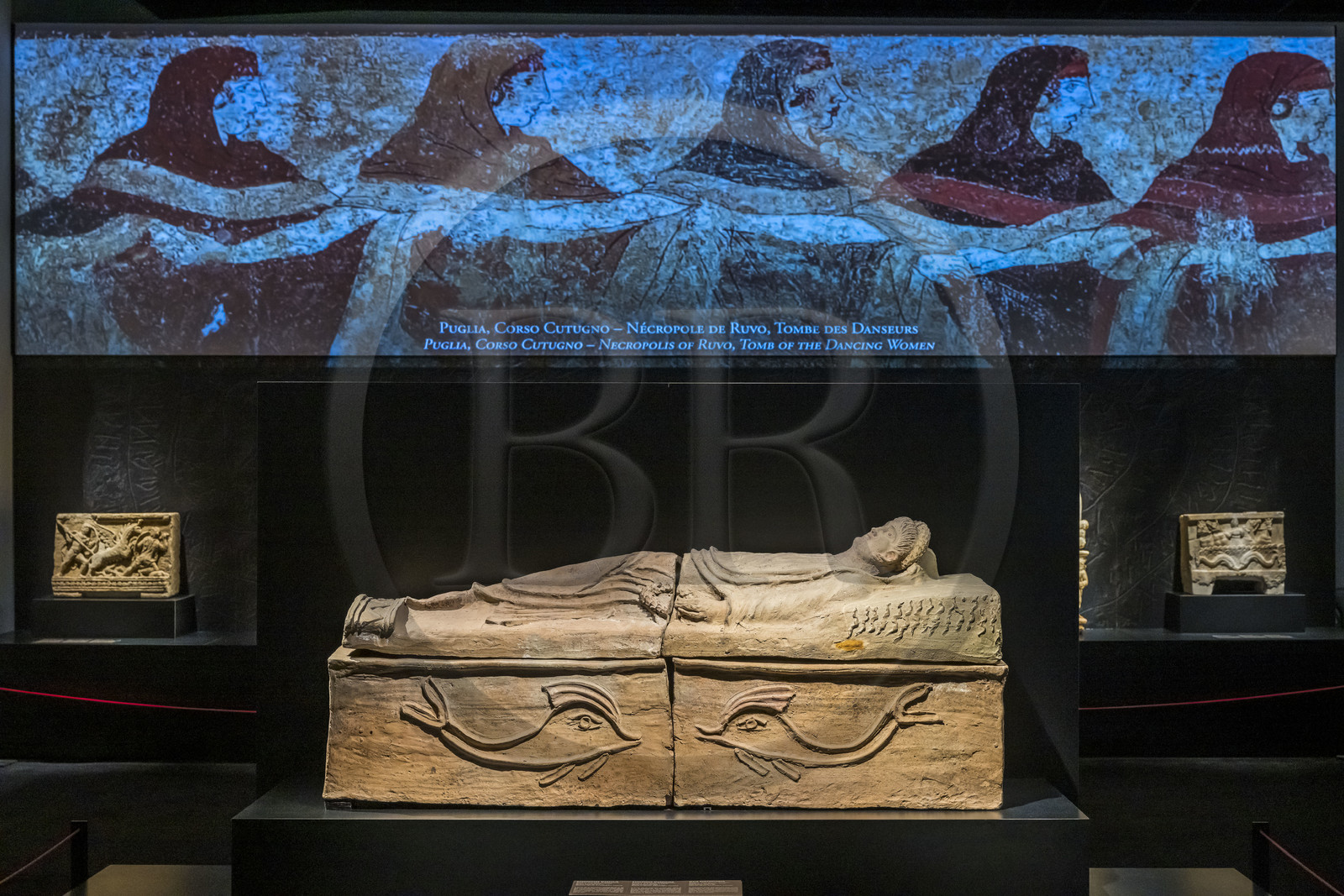 France, Gard (30), Nîmes, Musée de la Romanité, Etrusques, une civilisation de la Méditerranée, sarcophage étrusque masculin (Tuscania fin du IIème siècle av. J.-C.) (exposition temporaire)