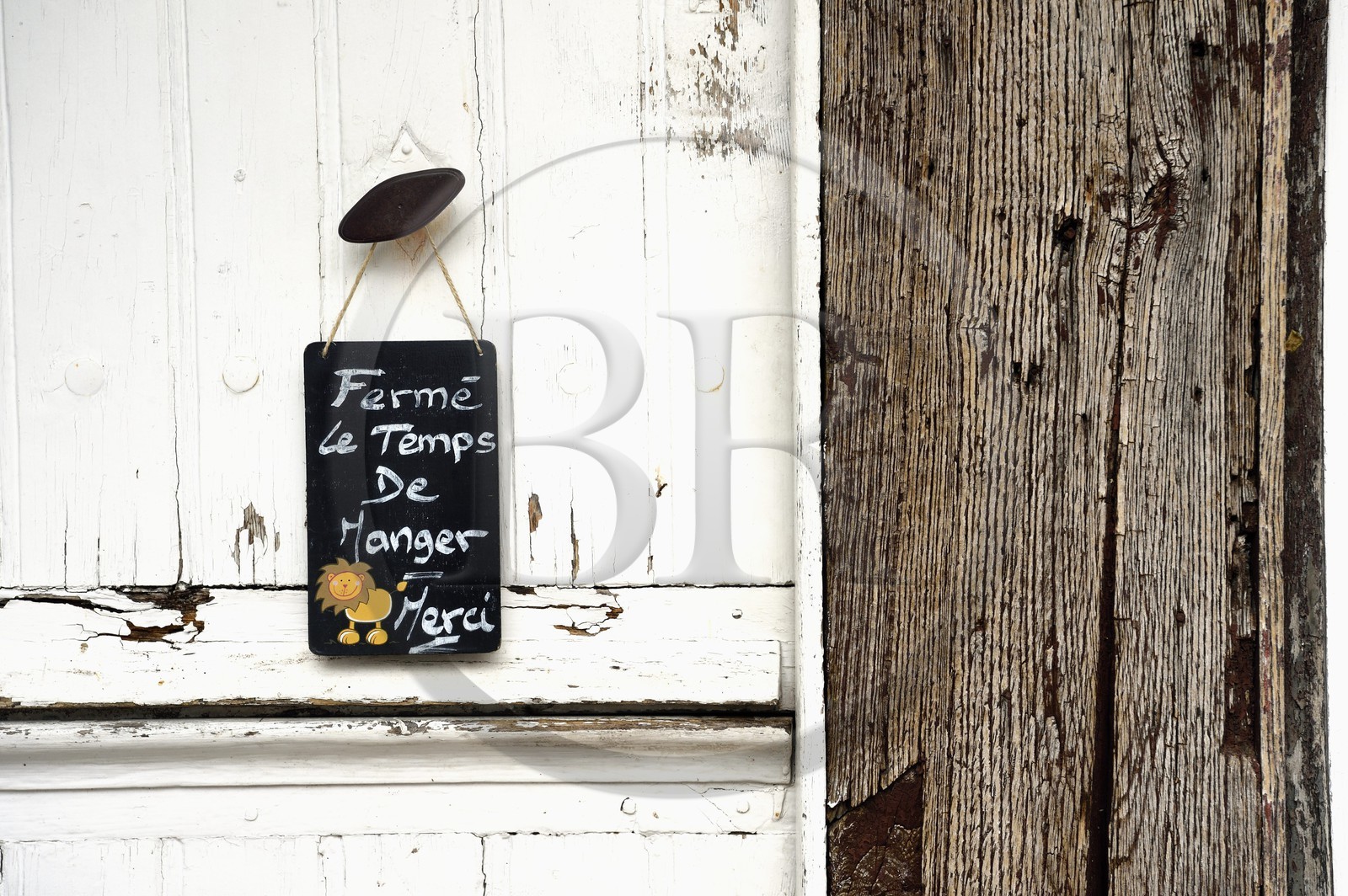 France, Calvados (14), Pays d'Auge, Beuvron-en-Auge, labellisé Les Plus Beaux Villages de France, panneau de fermeture