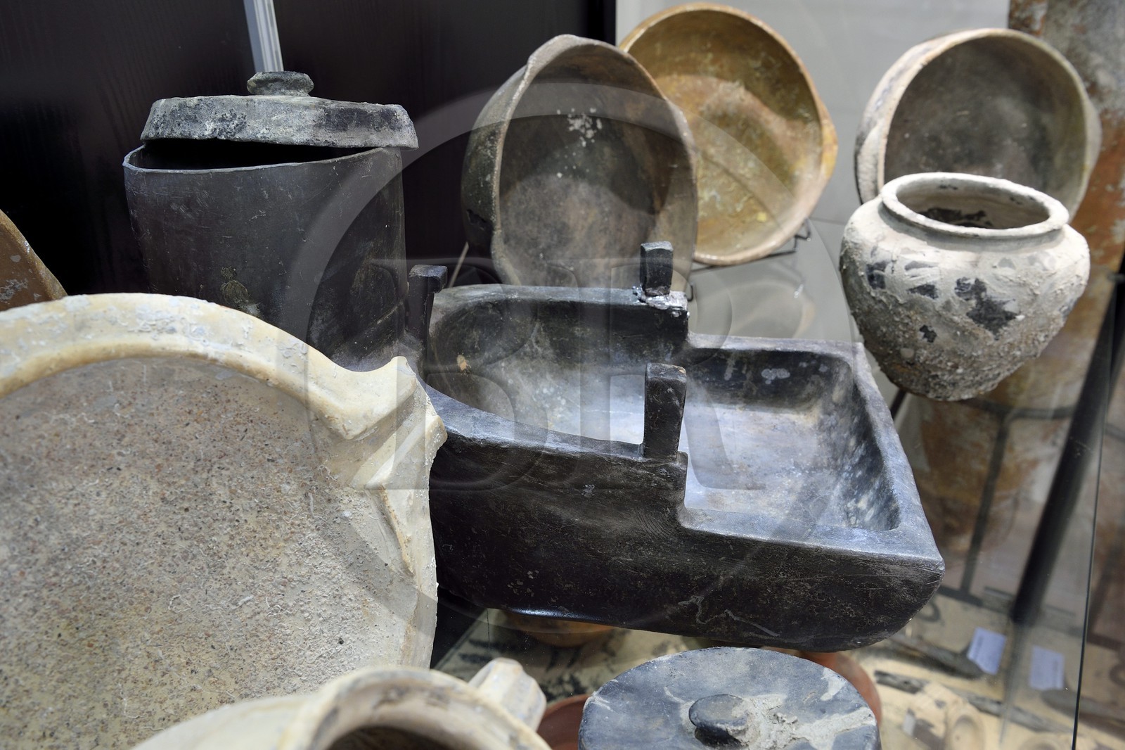 France, Var (83), Saint-Raphaël, musée archéologique, réchaud de bord du Ier siècle trouvé dans l'épave Barthélemy B