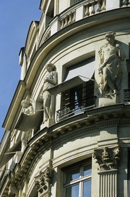 France, Paris (75), immeubles haussmaniens, rue Edouard VII