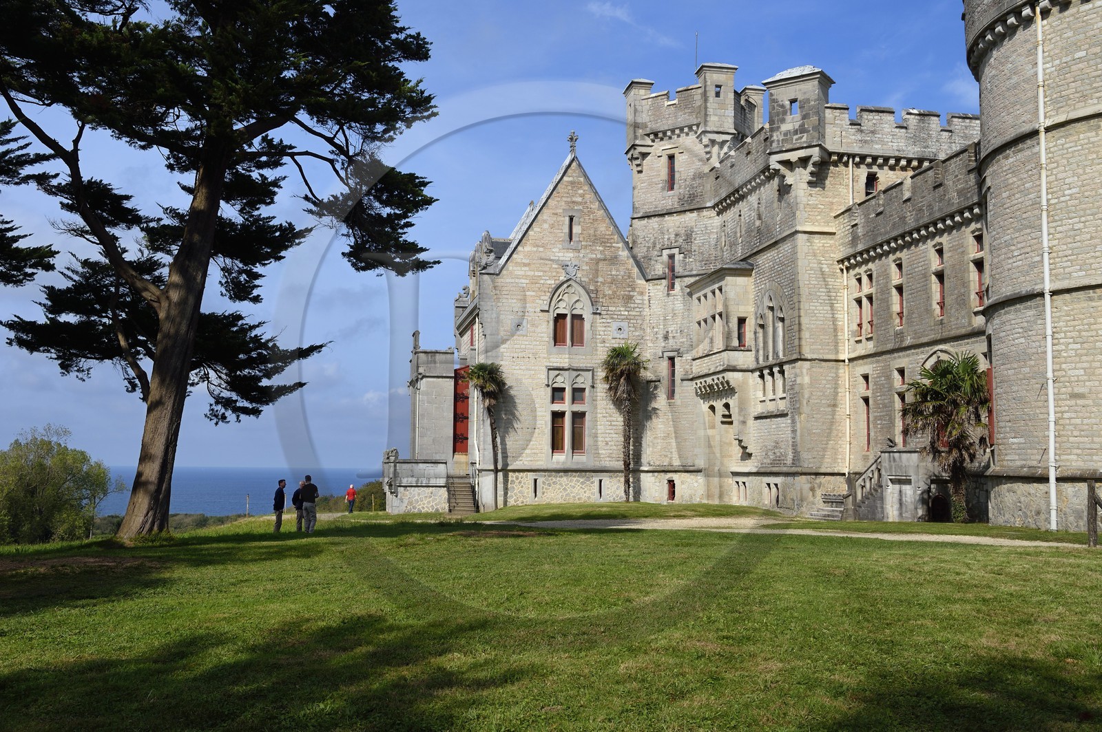 France, Pyrénées-Atlantiques (64), la côte du Pays-Basque, Hendaye, chateau d'Abbadia construit en 1870 par Eugène Viollet-le-Duc pour Antoine d'Abbadie d'Arrast