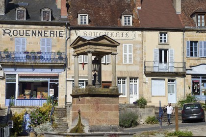 France, Allier (03), Souvigny, place Aristide Briand, former rouennerie store, wool or cotton canvas formerly made in Rouen