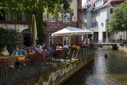 Allemagne, Bade-Wurtemberg, Fribourg en Brisgau, ancien quartier des tanneurs, rue Gerberau qui longe le Gewerbekanal dans le quartier faubourg des Escargots (Schnecken-vorstadt)