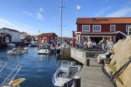Suède, Västra Götaland, Smögen, le quai de l'hotel-restaurant Sea Lodge