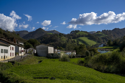 France, Pyrénées-Atlantiques (64), Pays-Basque, vallée des Aldudes, le village d'Urepel