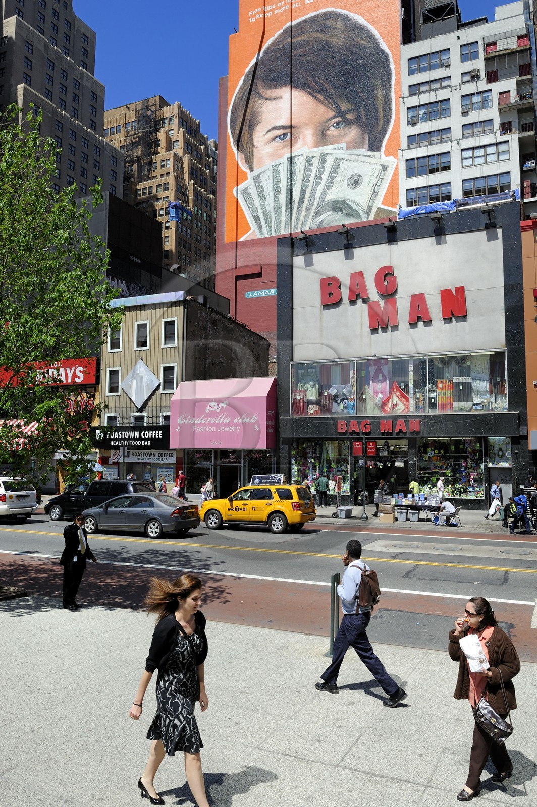 Etats-Unis, New York, Manhattan, Midtown, panneau publicitaire à l'angle de la 8ème avenue et 34ème rue