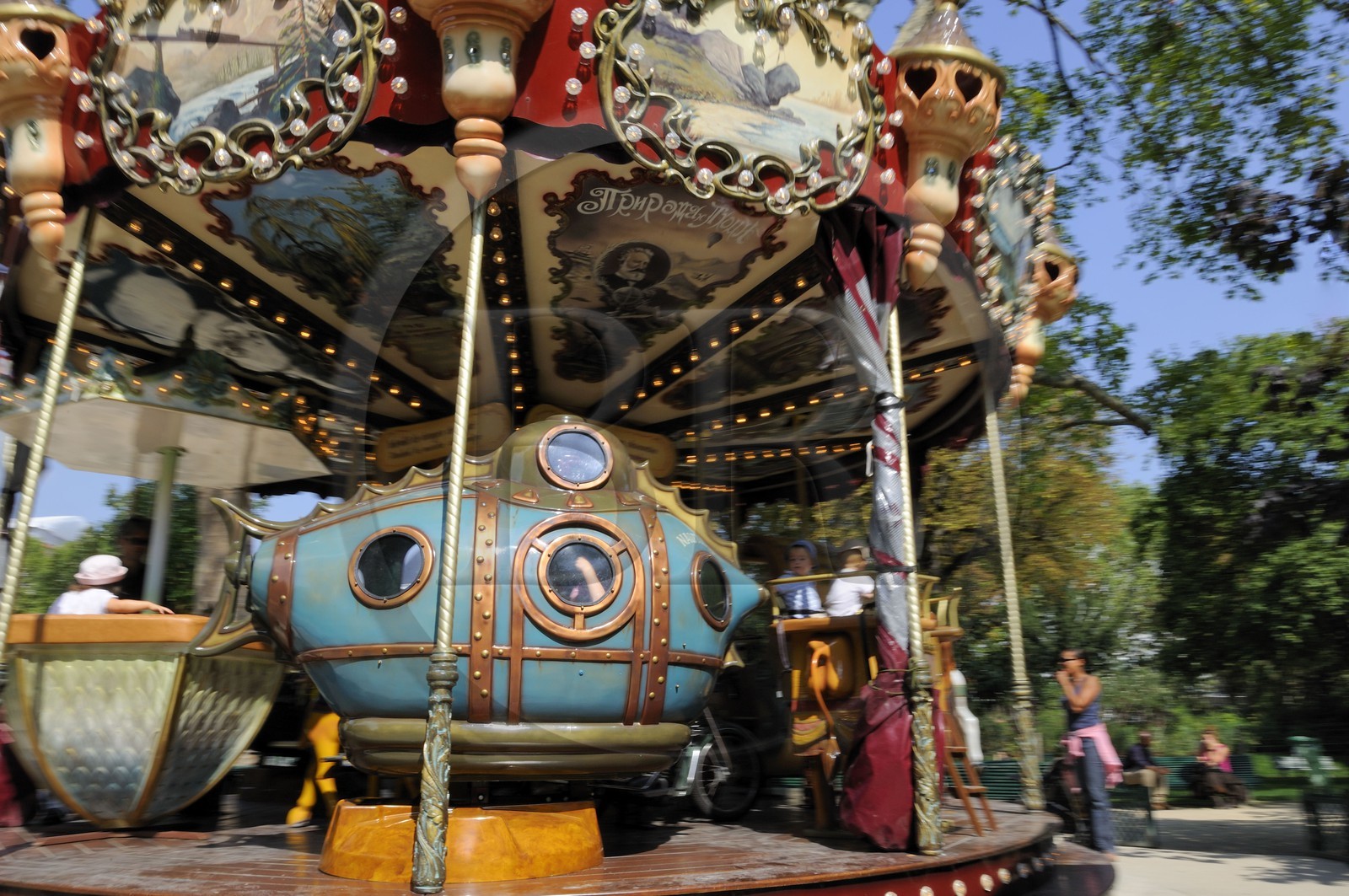 France, Paris (75), parc Monceau, le carrousel Jules Verne