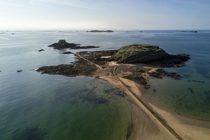France, Ille et Vilaine, Cote d'Emeraude (Emerald Coast), Saint Malo, the rocky island Grand-Bé on the right and Petit-Bé on the left, at low tide (aerial view)