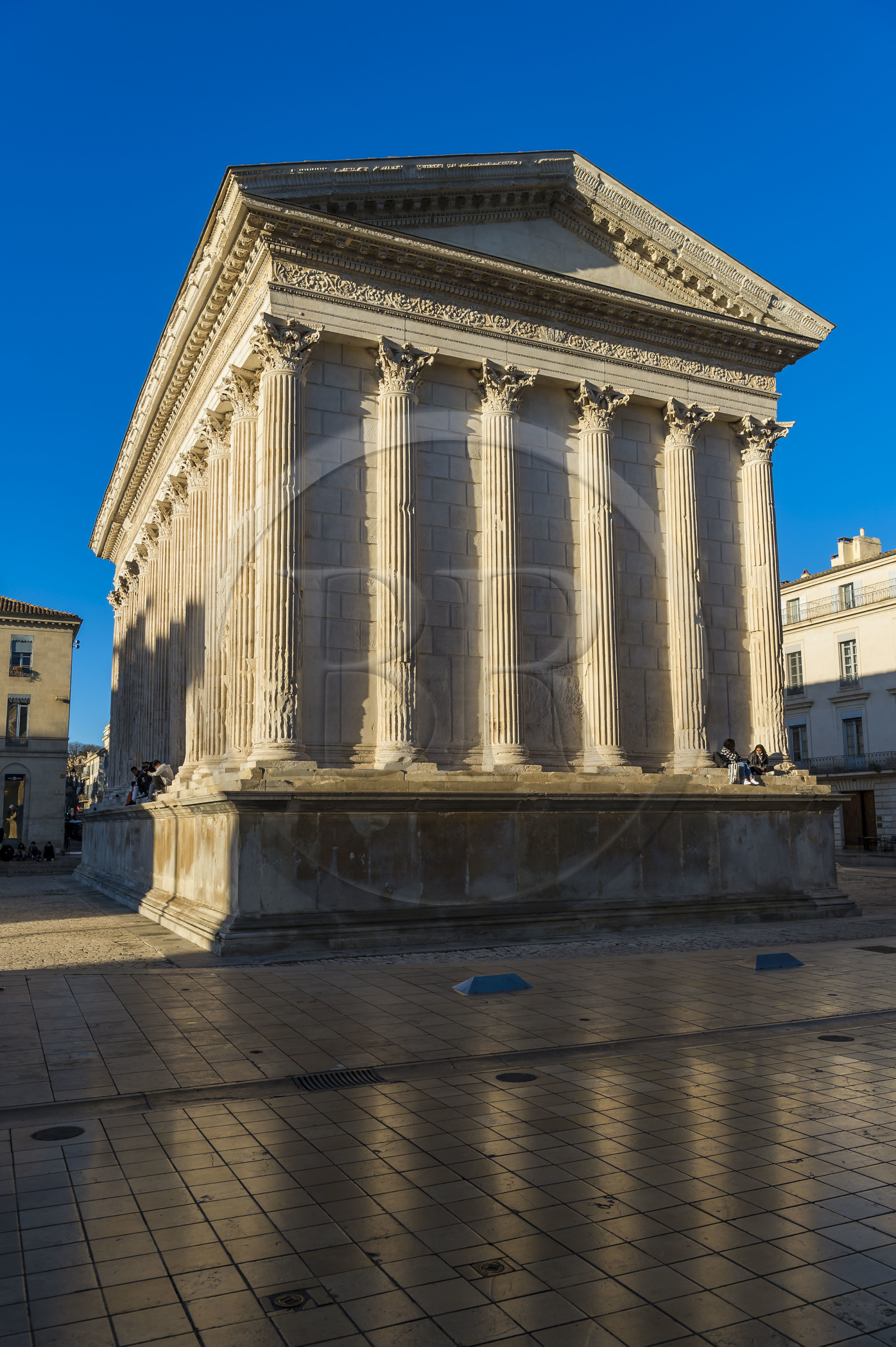 France, Gard (30), Nîmes, la Maison Carrée, ancien temple romain du Ier siècle avant JC