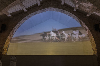 France, Aveyron (12), Causses et les Cévennes, paysage culturel de l'agro-pastoralisme méditerranéen, classés Patrimoine Mondial de l'UNESCO, Sainte-Eulalie-de-Cernon, la Commanderie Templière puis commanderie hospitalière de l'ordre de Saint-Jean de Jérusalem, projection d'un film expliquant l'histoire de la présence des Templiers au Larzac sous les toits de la commanderie