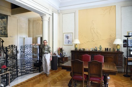 France, Allier (03), Vichy, Art Deco villa René Jeux, Paul Peronnet in his living room