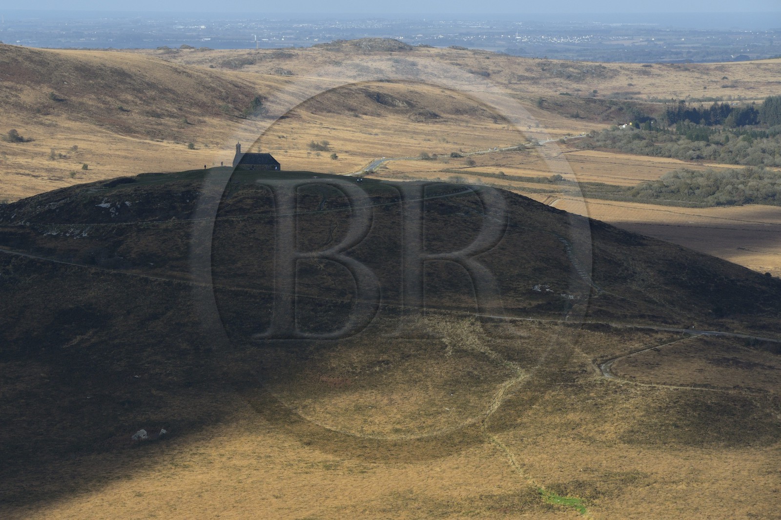 France, Finistère (29), parc naturel régional d'Armorique, Monts d'Arrée, Brasparts, la chapelle Saint Michel au sommet du Menez Mikaël (vue aérienne)
