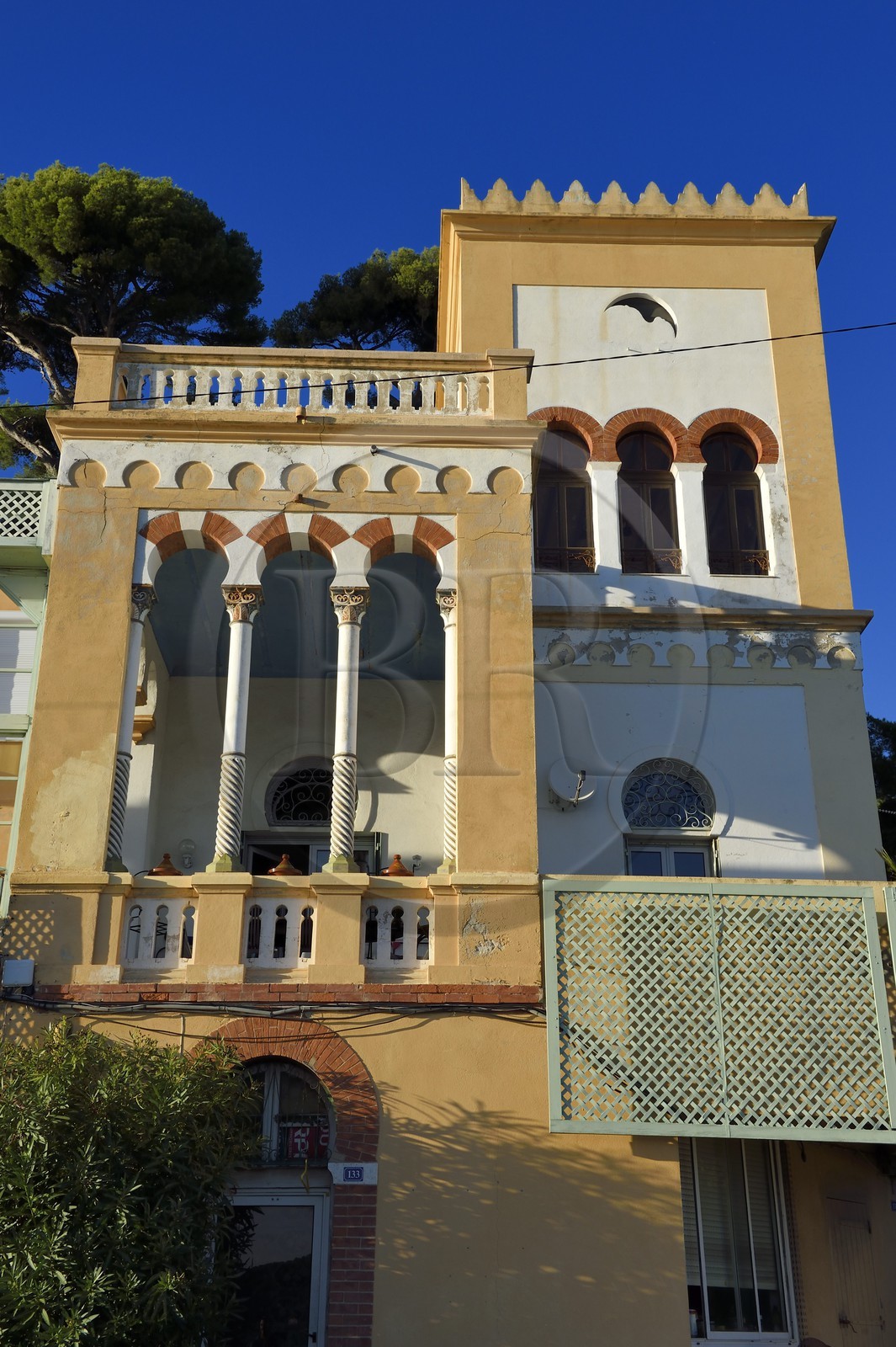 France, Var (83), la rade de Toulon, La Seyne-sur-Mer, quartier de Tamaris, Villa Capriciosa de style orientaliste sur la corniche Michel Pacha