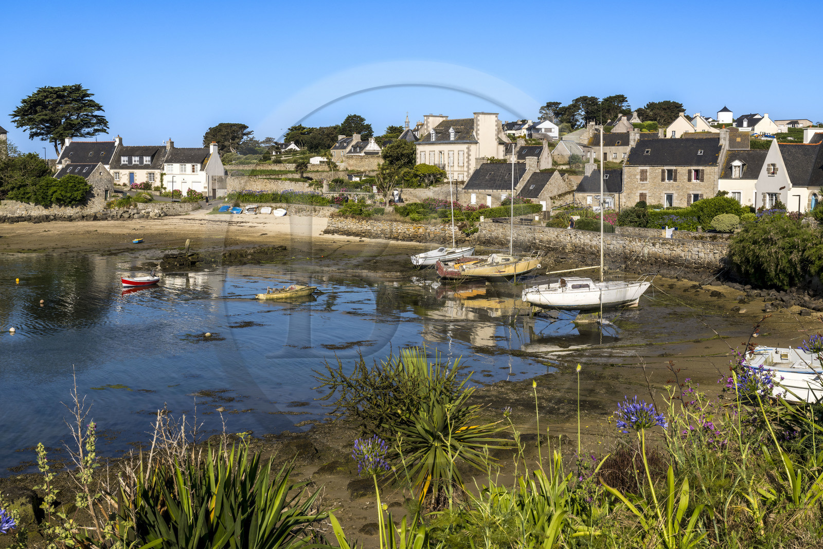 France, Finistère, Ponant Islands, Ile de Batz (Batz Island), Porz an Eog, former schooner port and shipowners' houses in the village