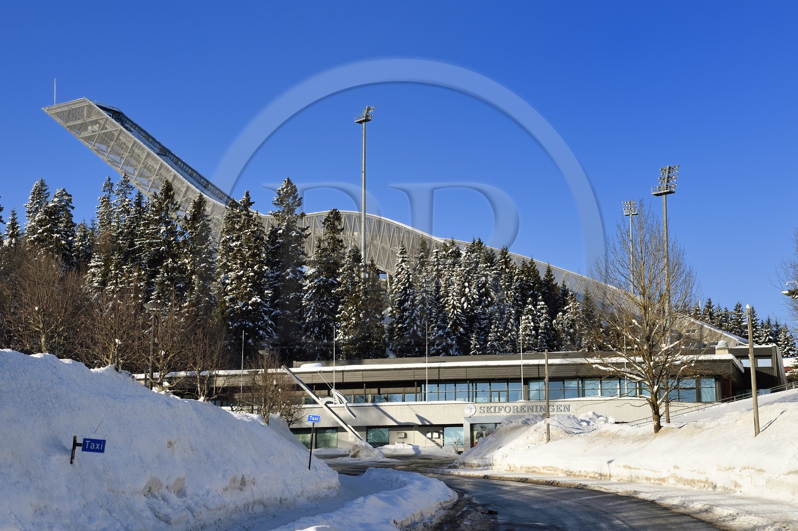 Norvège, Oslo, quartier de Holmenkollen, le tremplin de saut à ski Holmenkollbakken qui abrite le musée du ski