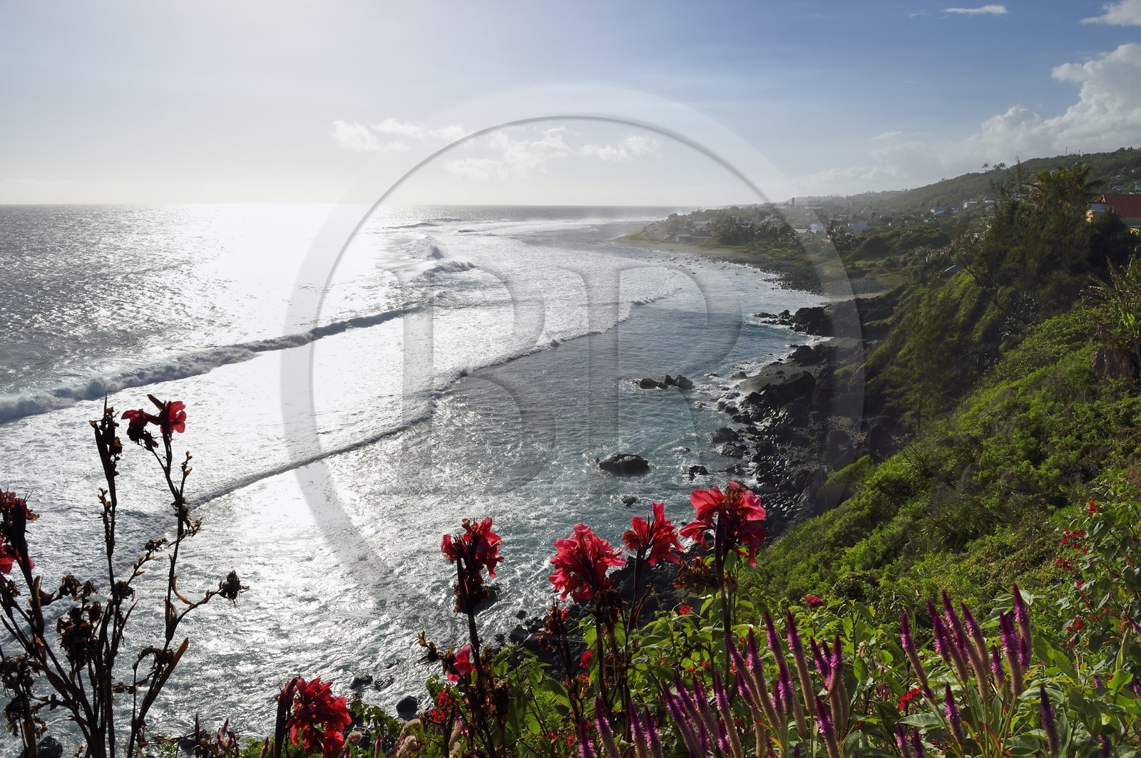 France, Ile de la Reunion, Petite-Ile sur la côte sud, plage et rochers de Grand-Bois