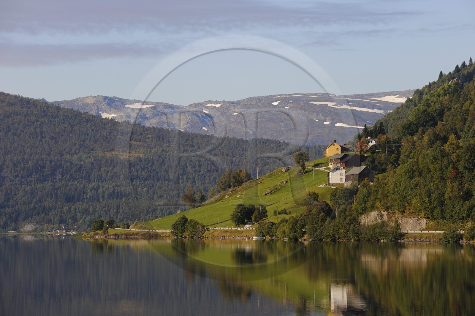 Norway, Hordaland, Oppheim Lake north of Voss