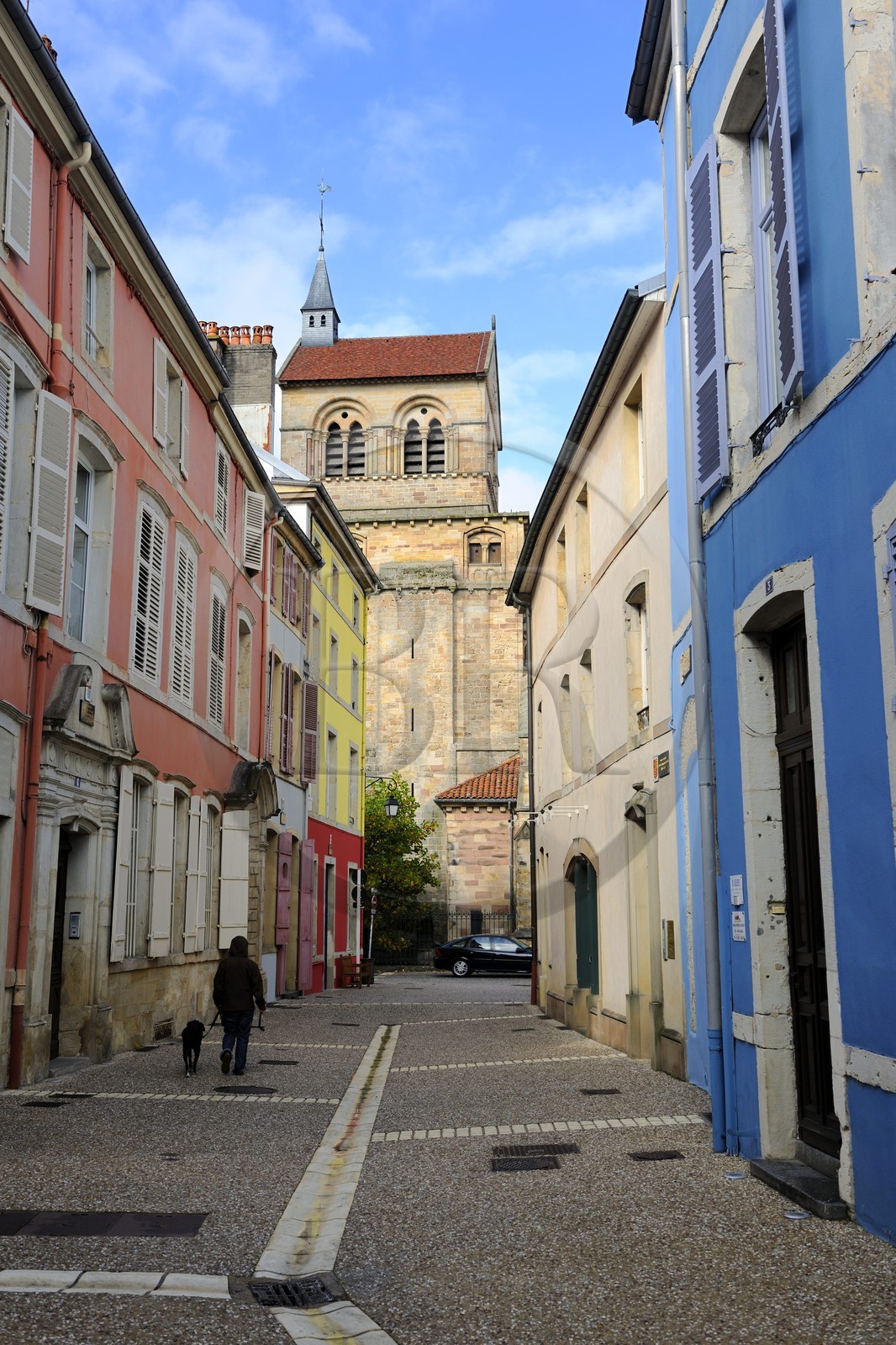 France, Vosges (88), Epinal, rue du Chapitre menant à la basilique Saint-Maurice
