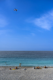France, Alpes-Maritimes (06), Nice classée Patrimoine Mondial de l'UNESCO,  quai des Etats Unis, plage du Castel