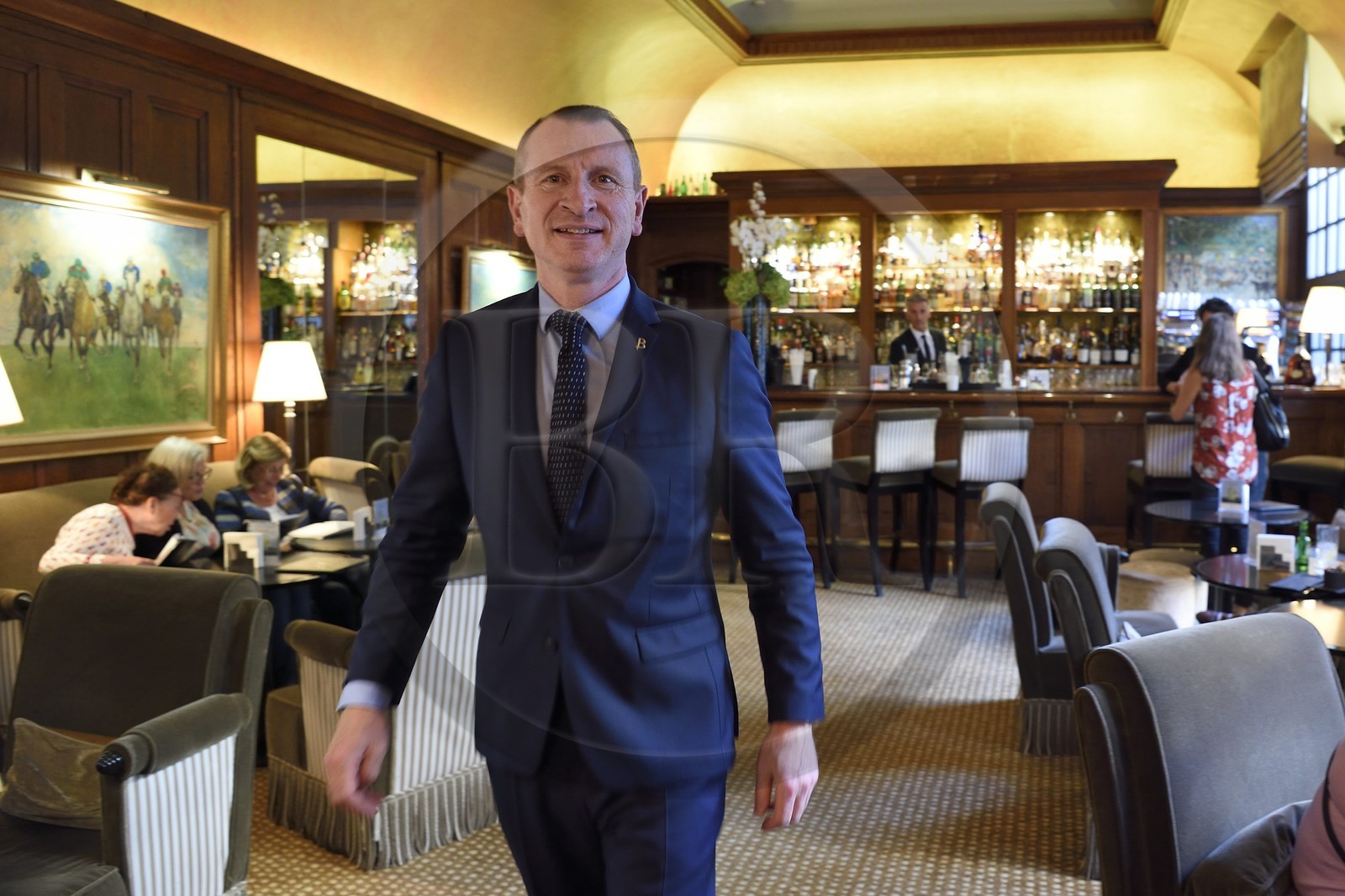 France, Calvados (14), Pays d'Auge, Deauville, Bar de l'Hotel Normandy Barriere, le chef barman Marc Jean