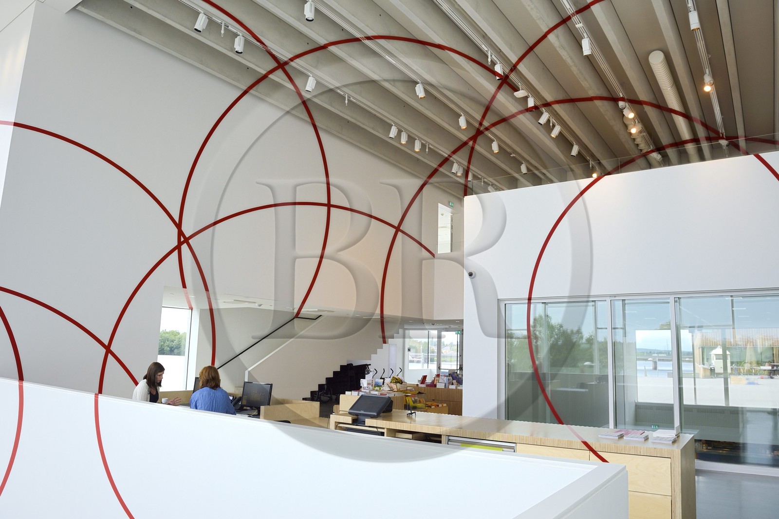 Suède, Comté de Vasterbotten, Umea, le Bildmuseet (Musée d'art contemporain et de la culture visuelle) à Umea Arts Campus, le hall d'accueil transfiguré par l'artiste Felice Varini