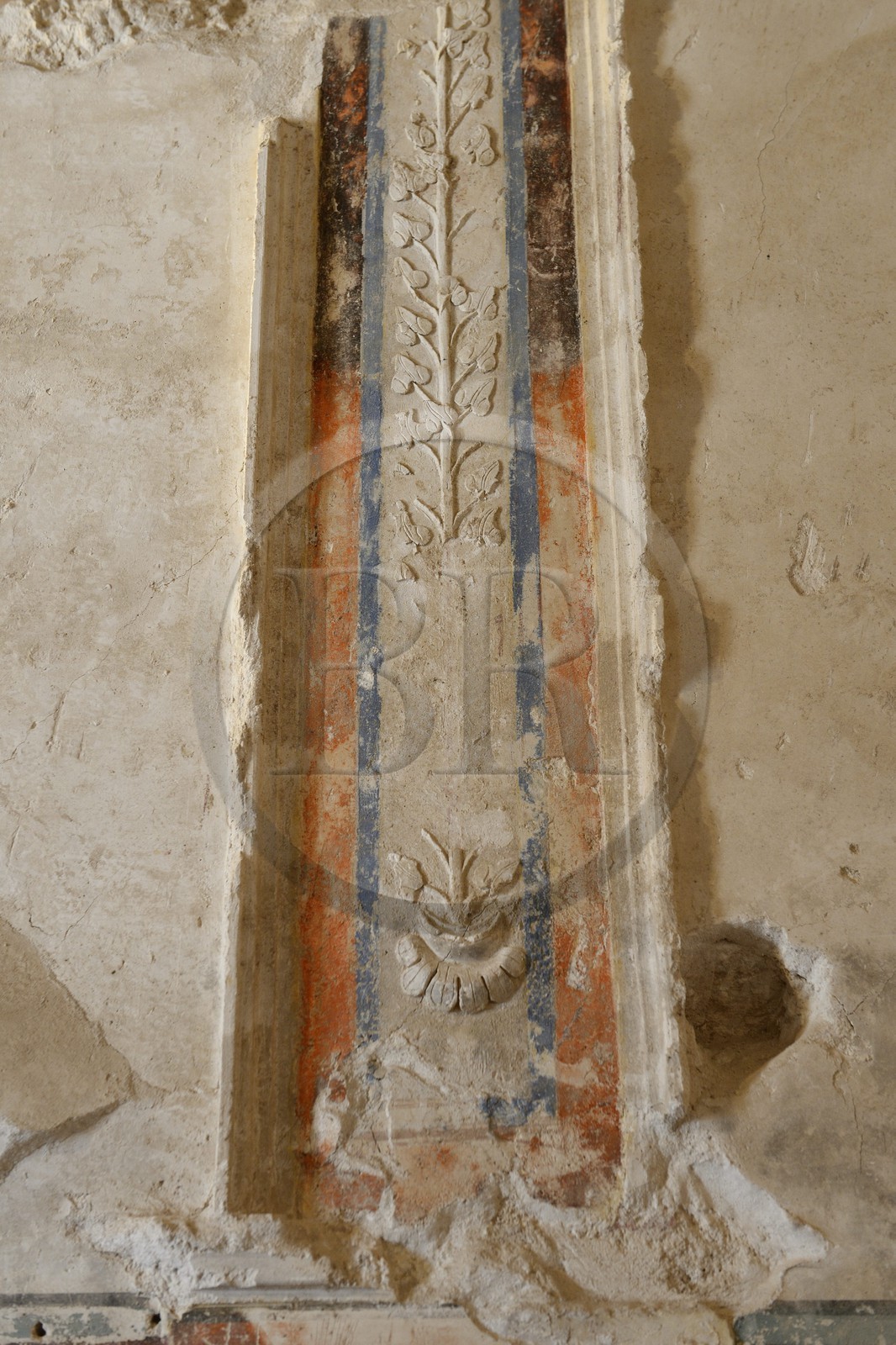 Israel, Cisjordanie, l'Hérodion, colline artificiellement exhaussée qui abrite les ruines d'un palais fortifié construit par le roi Hérode Ier le Grand (site classé Parc National), les fouilles de la loge royale du théâtre du roi Hérode ont été menées par le professeur Ehud Netzer et maintenant par Yakov Kalman, decorations en stuc