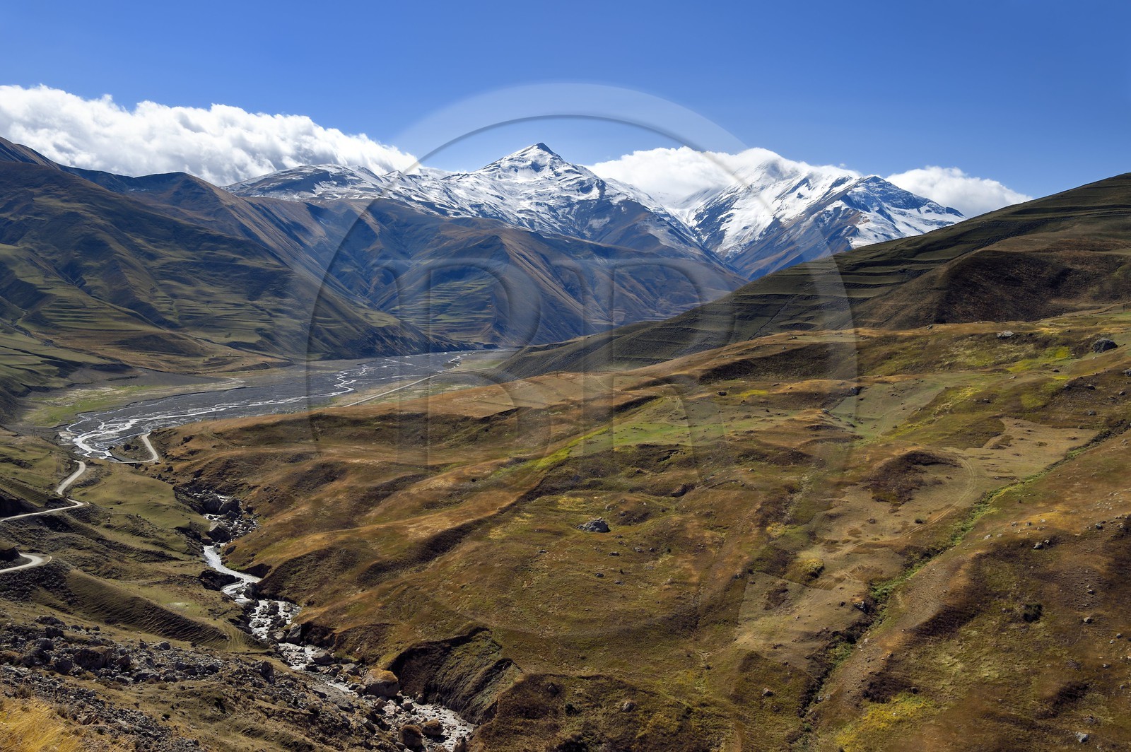 Azerbaïdjan, région de Quba (Guba), chaine de montagne du Grand Caucase, route Xinaliq Yolu vers Khinalug aux alentours du village de Jek