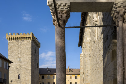 France, Hautes Alpes, Embrun, the 12th century Notre Dame du Real Cathedral, the protiro called porch of the Real or of the Magi in Lombard style, the Brown Tower in the background