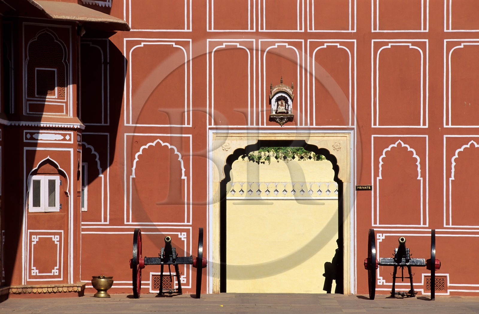 India, Rajasthan State, Jaipur, the City Palace, courtyard of the Diwan I Khas