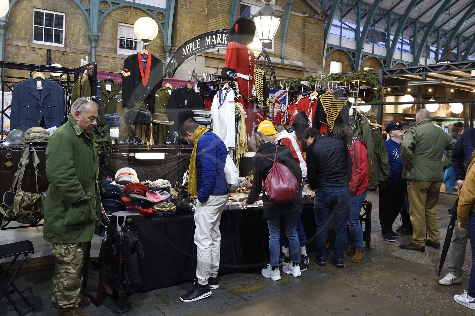 Royaume-Uni, Londres, Covent Garden, l'ancien marché de fruits et légumes de la place Centrale, maintenant un site commercial et touristique