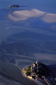 France, Manche, Mont-Saint-Michel (aerial view)