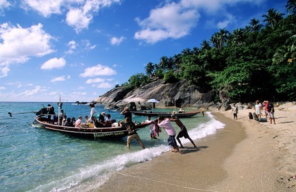 Thailand, Samui islands archipelago, Full Moon Party on Koh Pha-Ngan island, start of boat since the sanctuary