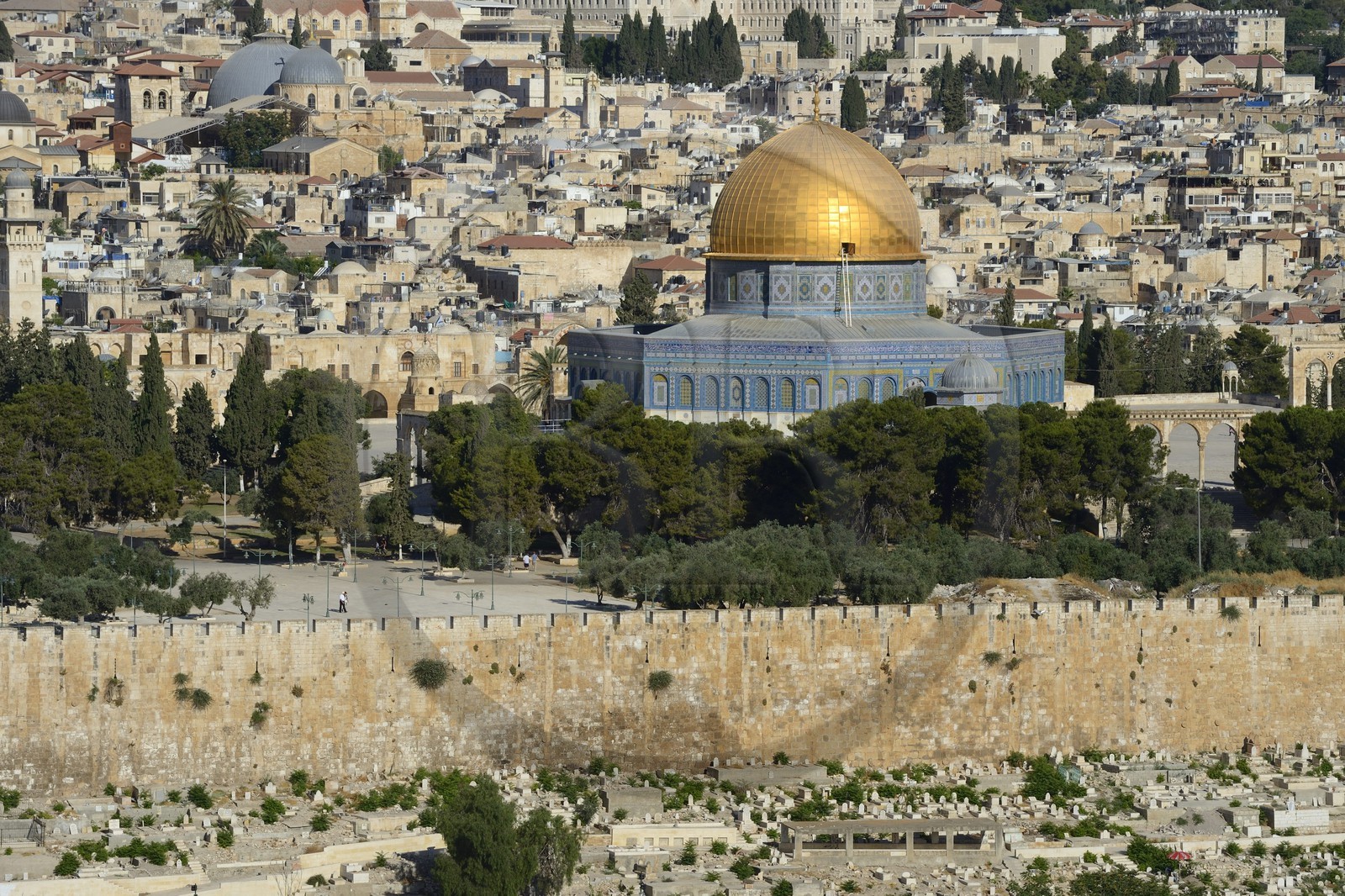 Israel, Jérusalem, ville sainte, vieille-ville classée Patrimoine Mondial de l'UNESCO, le Dôme du Rocher sur l'esplanade des Mosquées (Haram el-Sharif) vu depuis le Mont des Oliviers