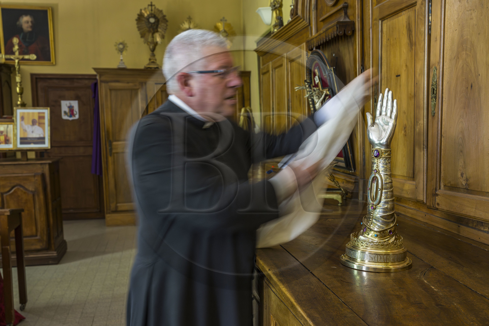 France, Bouches-du-Rhône (13), Tarascon, la collégiale royale Sainte-Marthe érigée aux XIe et XIIe siècles, bras-reliquaire de Sainte Marthe
