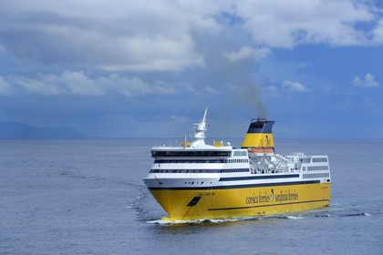 France, Haute-Corse (2B), Bastia, arrivée au port du ferry de Corsica Ferries
