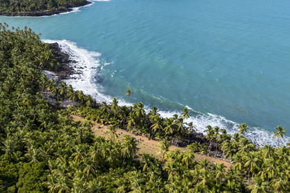 France, Guyane, Kourou, Iles du Salut, l'Ile Saint-Joseph, cimetière des gardiens du bagne et de leur famille (vue aérienne)