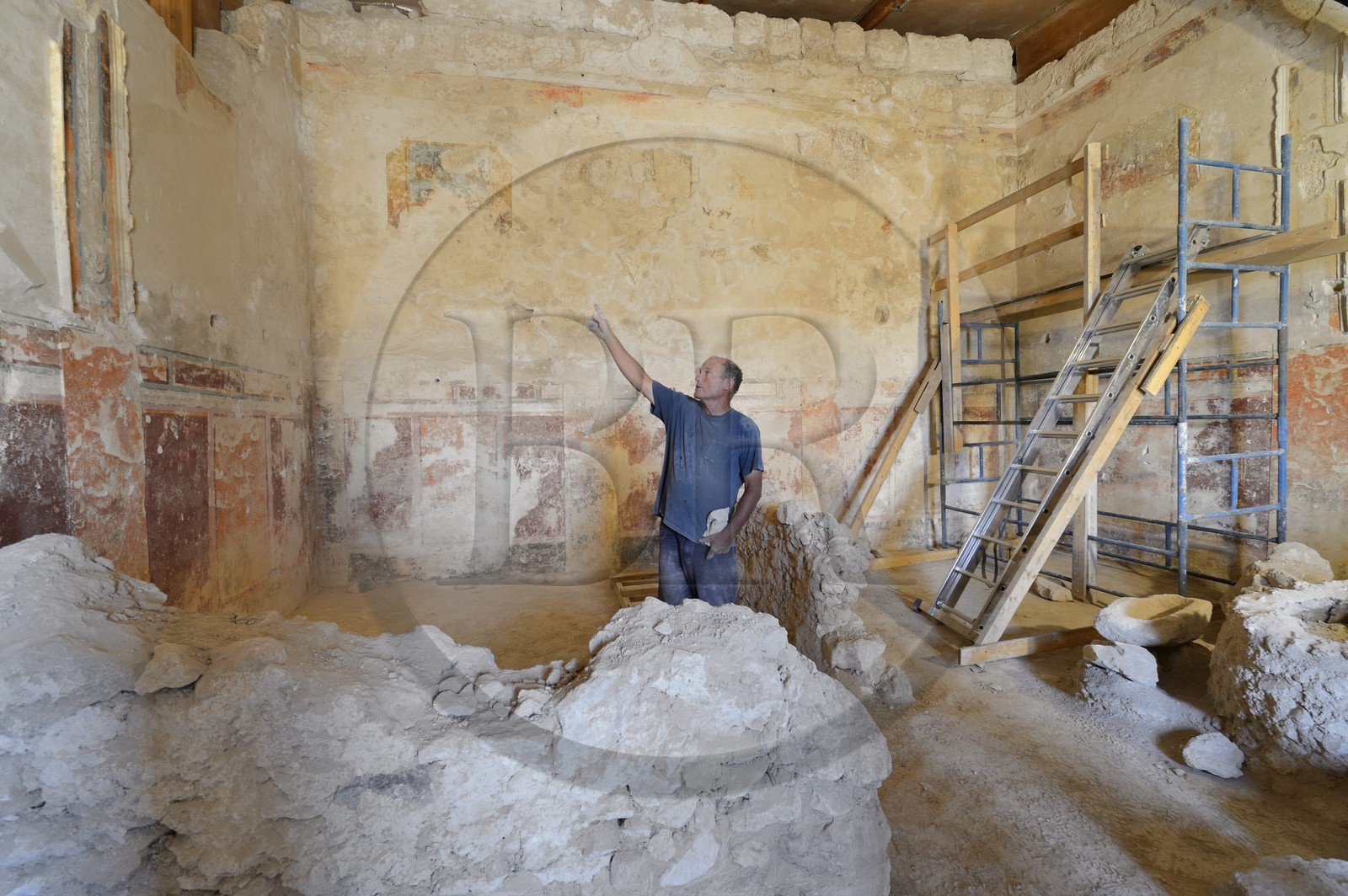 Israel, Cisjordanie, l'Hérodion, colline artificiellement exhaussée qui abrite les ruines d'un palais fortifié construit par le roi Hérode Ier le Grand (site classé Parc National), les fouilles de la loge royale du théâtre du roi Hérode ont été menées par le professeur Ehud Netzer et maintenant par Yakov Kalman