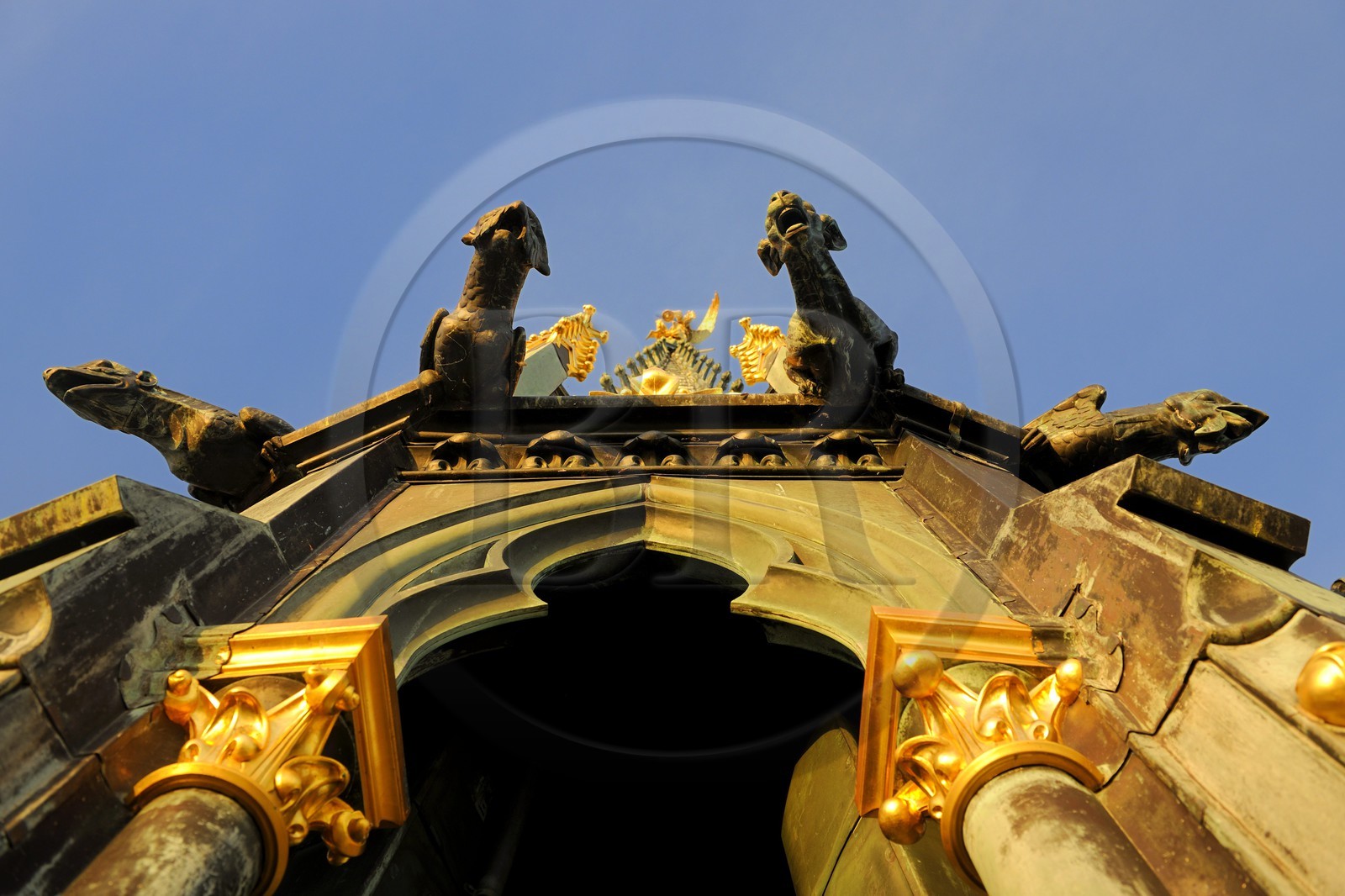 France, Manche (50), le Mont-Saint-Michel, classé Patrimoine Mondial de l'UNESCO, l'abbaye, la flêche et ses gargouilles