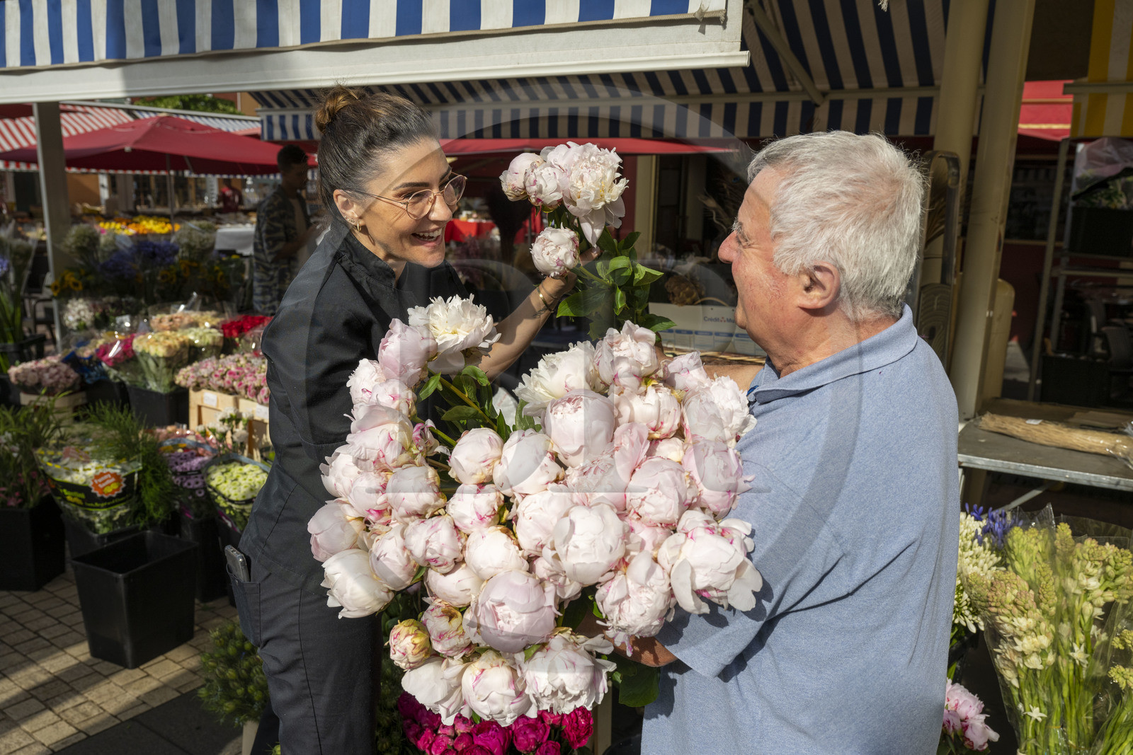 France, Alpes-Maritimes, Nice, listed as World Heritage by UNESCO, Old Nice, the Cours Saleya market, Virginie Acchiardo, chef of the restaurant Chez Acchiardo in rue Droite, visiting the florists Jean Patrice and Clément Mége