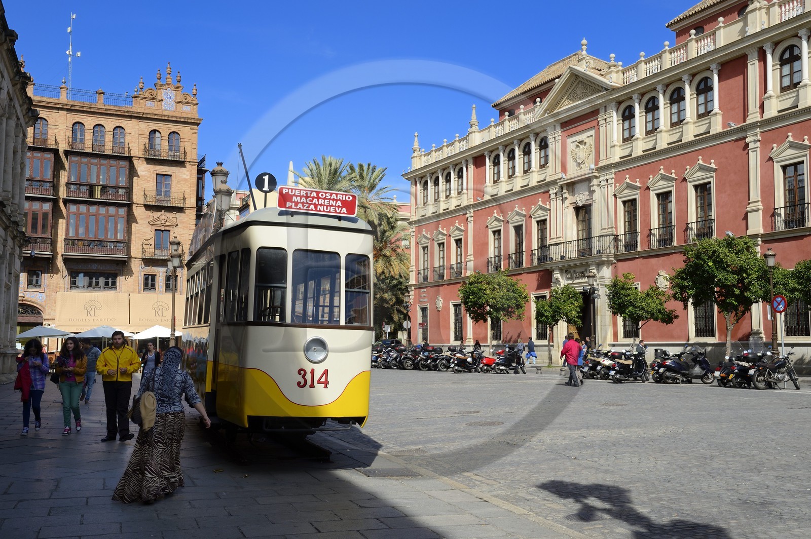 Espagne, Andalousie, Séville, la plaza San Francisco, ancien tramway