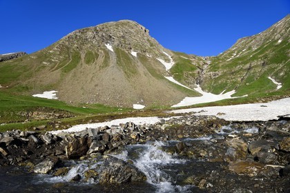 France, Alpes-de-Haute-Provence (04), Parc National du Mercantour, Val d'Allos, cirque de Sestrière au pied du massif des Trois Evêchés, les sources du Verdon