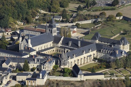 France, Maine-et-Loire (49), Vallée de la Loire classée Patrimoine Mondial de l'UNESCO, Fontevraud l'Abbaye, abbaye de Fontevraud (vue aérienne)