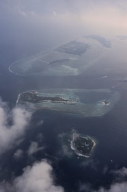 Maldives, Ile et atoll (vue aérienne)