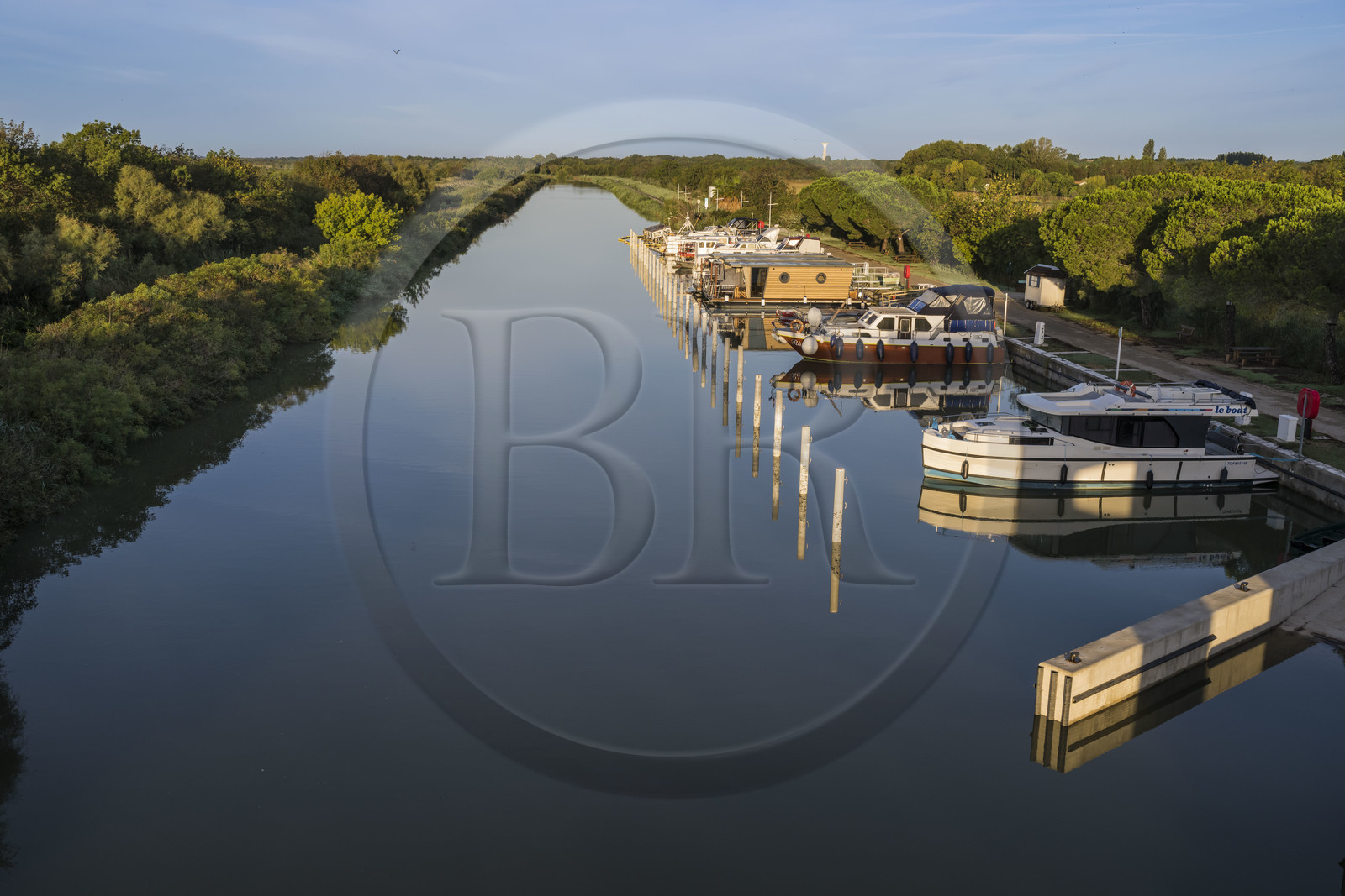 France, Gard, the Petite Camargue, Vauvert, the port of Gallician on the Rhone to Sète canal early morning