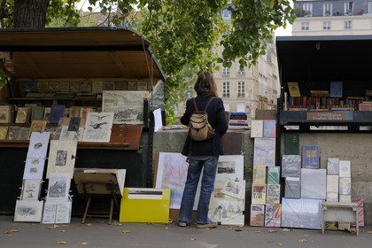 France, Paris (75), bouquinistes sur les quais de Seine